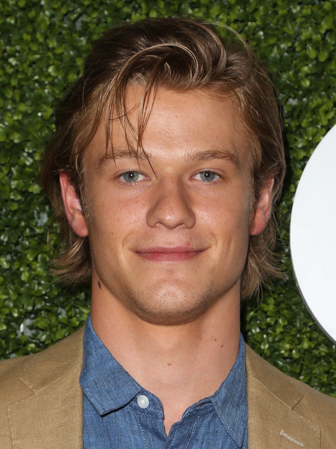 How tall is Lucas Till?